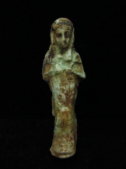 Oud-Egyptisch Faience Ushabti houdt een schoffel en een, Antiek en Kunst, Antiek | Overige Antiek