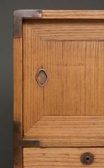 Kimono-achtige kast voor kimonos - Hout, Metaal,