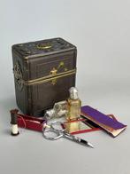 Naaiset (8) - Vintage reisset