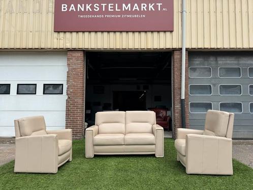 Bankstel SENIOREN creme leer 2,5+1+1 zit bank en fauteuils, Huis en Inrichting, Banken | Bankstellen, Rechte bank, Zo goed als nieuw