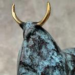 sculptuur, NO RESERVE PRICE - Sculpture of an abstract bull, Antiek en Kunst