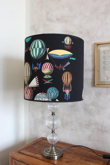 Tafellamp - met lampenkap met vintage Mongolfiere Fornasetti, Antiek en Kunst, Antiek | Meubels | Stoelen en Banken