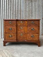 Commode - commode, ladenkast, lade kast. Kast - Wortelnoten