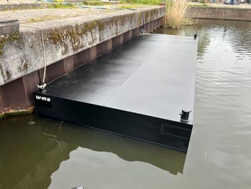 Ponton 8.00x3.00 x0.63 m beschikbaar voor biedingen