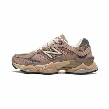 New Balance 9060 Driftwood Castlerock - Maat 44 EU beschikbaar voor biedingen