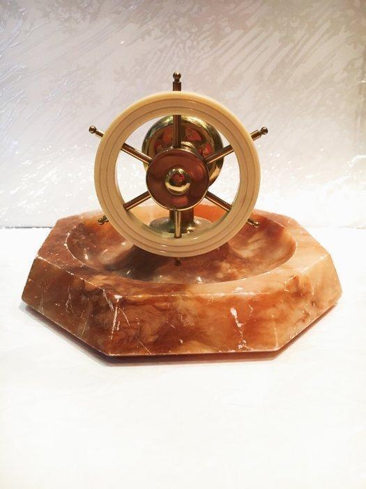 Hixon Alabaster Products - Notenkraker - Albast, Messing, Antiek en Kunst, Antiek | Keukenbenodigdheden