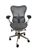 Refurbished Herman Miller Mirra 2 Bureaustoelen - Grey white, Verzenden, Zo goed als nieuw, Wit, Bureaustoel