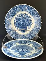 Decoratief ornament (2) - Delft, Plateelbakkerij -, Antiek en Kunst