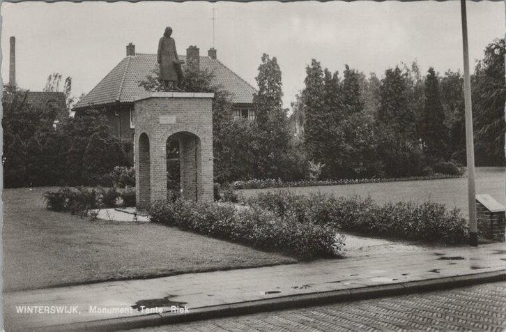 WINTERSWIJK - Monument Tante Riek, Verzamelen, Ansichtkaarten | Nederland, Verzenden