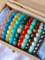 Collectie armbanden van natuurlijke stenen en mineralen: