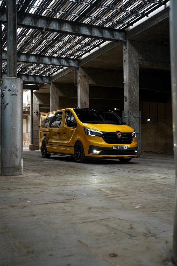 Vissinga Special  Ode aan het Renault Sport R.S.-tijdperk!, Auto's, Bestelauto's, Te koop, Automaat, Financial lease, Diesel, Voorwielaandrijving