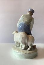 Royal Copenhagen - Beeldje - Boy with Sheep - Porselein