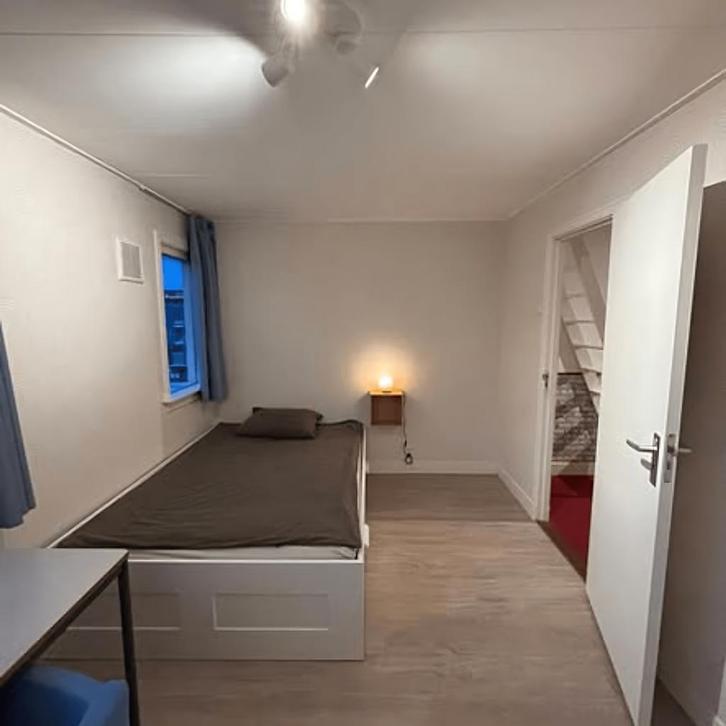 kamer in Zwanenburg gevonden voor €800,- pm, Huizen en Kamers, Kamers te huur, Overige regio's