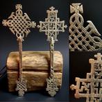 Kruis (2) - Legering van zilver, koper en nikkel - 1950-1960, Antiek en Kunst, Antiek | Boeken en Bijbels