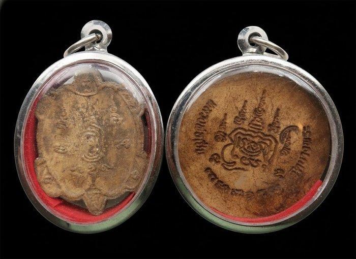 Paar heilige talismannen: wijsheid van de Boeddha & kracht, Antiek en Kunst, Antiek | Boeken en Bijbels