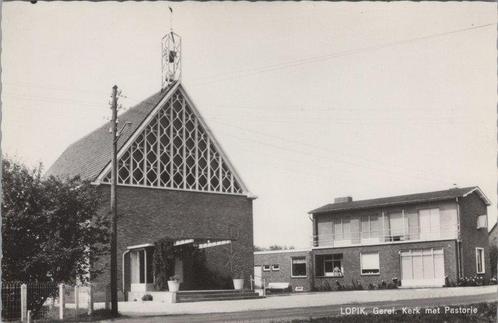 LOPIK - Geref. Kerk met Pastorie, Verzamelen, Ansichtkaarten | Nederland, Verzenden