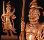 The guardian deity of the Asakusa  Kaminarimon ,