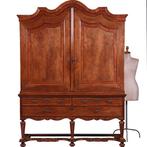 Majestueus kruisvoet kabinet met gewelfde kroon in noten met, Ophalen of Verzenden