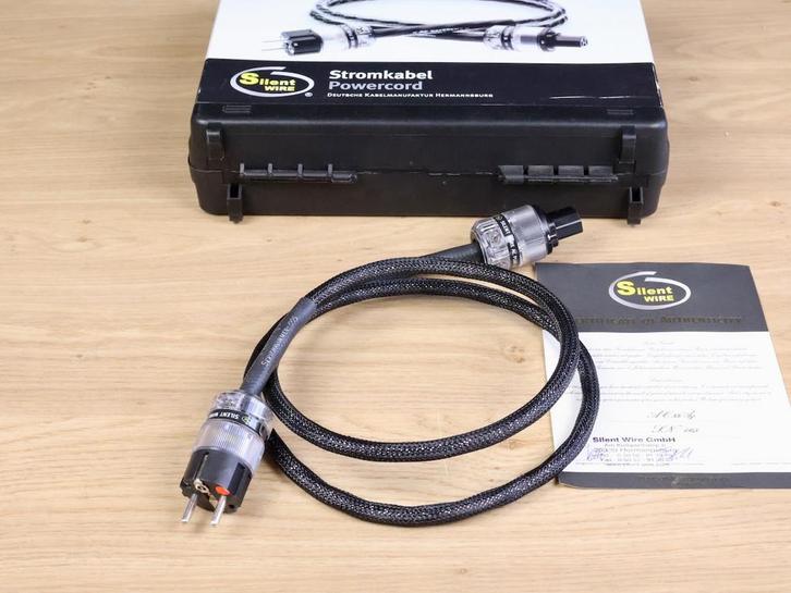 Silent Wire AC-33 Ag silver audio power cable 1,5 metre, Audio, Tv en Foto, Audiokabels en Televisiekabels, Overige kabels, Gebruikt
