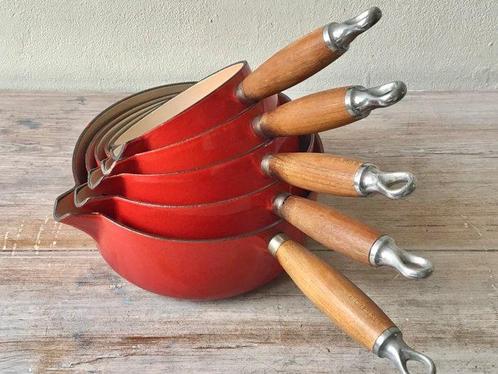 Le Creuset - Kookpan (5) - Set kookpannen met bek in, Antiek en Kunst, Antiek | Keukenbenodigdheden
