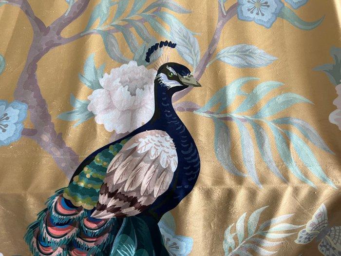 Prachtige fluweel met pauwenmotief op gouden achtergrond -, Antiek en Kunst, Antiek | Kleden en Textiel