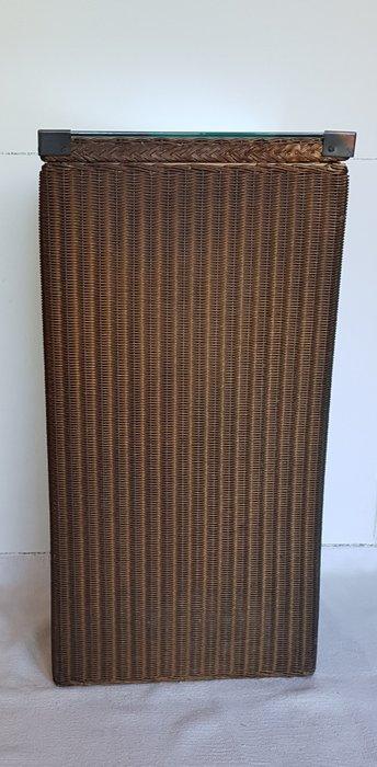 Kist - Glas, Metaal, Papier - Lloyd loom cornerbox met, Antiek en Kunst, Curiosa en Brocante