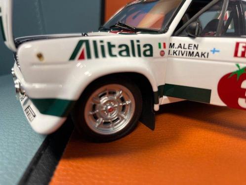 Kyosho 1:18 - Model raceauto - Fiat 131 Abarth Alitalia #3 -, Hobby en Vrije tijd, Modelauto's | 1:5 tot 1:12