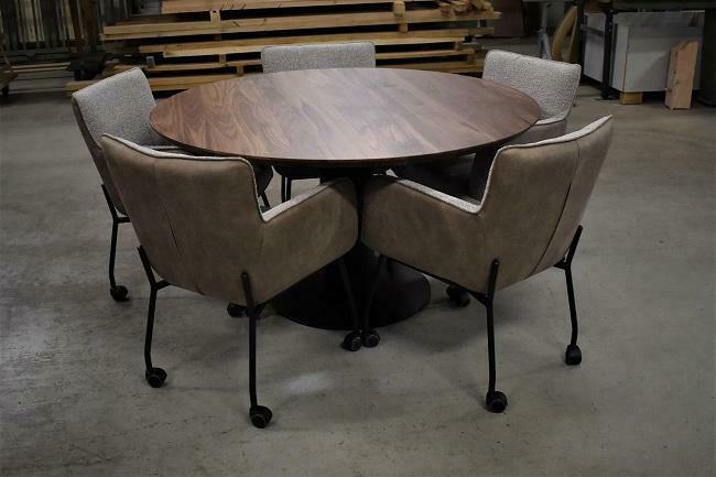 Leren eetkamerstoelen met armleuning wieltjes, parketwielen, Huis en Inrichting, Stoelen, Vijf, Zes of meer stoelen, Nieuw, Leer