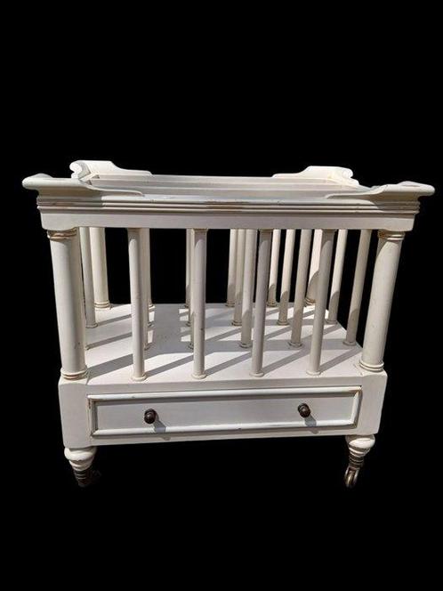 ‘Canterbury’ magazine rack with drawer and three, Antiek en Kunst, Curiosa en Brocante