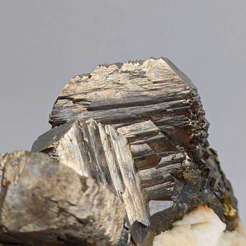Arseen piriet, enorme kristallen, kalko piriet en bariet., Verzamelen, Mineralen en Fossielen