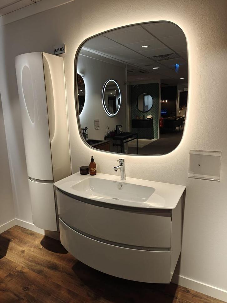 Badmeubel afgerond 100cm glans wit greeploos - 0032, Huis en Inrichting, Badkamer | Badkamermeubels, Wastafelkast, Nieuw, 100 tot 150 cm