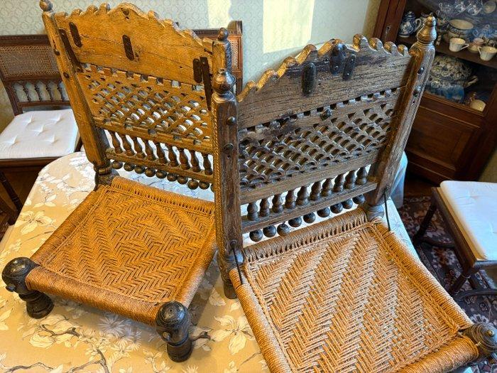 Stoel (2) - hard hout, Metaal, Antiek en Kunst, Kunst | Niet-Westerse kunst