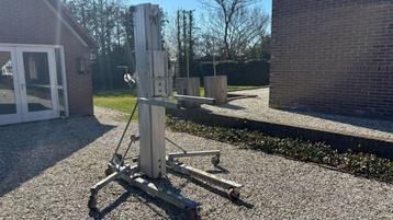 TE HUUR: Materiaallift Kanaallift  Verrijdbaar 5,6M - 7,2M beschikbaar voor biedingen