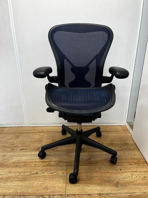 Refurbished Herman Miller Aeron, Inclusief PostureFit Kit, Huis en Inrichting, Bureaustoelen, Bureaustoel, Zwart, Zo goed als nieuw