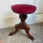 Kruk - Victorian Carved Mahogany, Velvet upholstered -