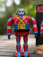 R.M. Metalhouse - Speelgoed robot Wind-Up Walking Astronaut