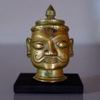 Antieke bronzen Mukhalinga Shiva-hoofd uit de 18e eeuw uit