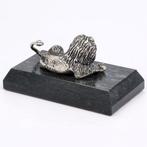J. Niekerk - ING beeld op Marmeren voet - Miniatuur figuur -, Antiek en Kunst