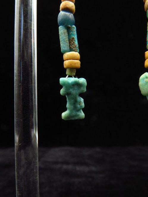 Oud-Egyptisch Oorbellen gemaakt van Faience-mummelboogjes, Sieraden, Tassen en Uiterlijk, Antieke sieraden