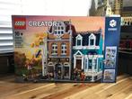 Lego - 10270 - 10270 LEGO Bookshop - 2020+, Kinderen en Baby's, Speelgoed | Duplo en Lego, Nieuw
