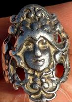 Zeldzame en slanke ring van massief zilver,