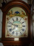 Friese staartklok - - Wortelnotenhout - 1950-1960, Antiek en Kunst, Antiek | Klokken