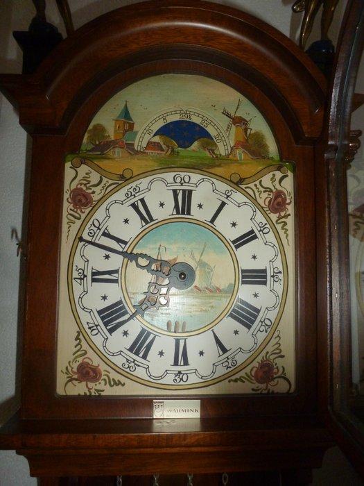 Friese staartklok - - Wortelnotenhout - 1950-1960, Antiek en Kunst, Antiek | Klokken