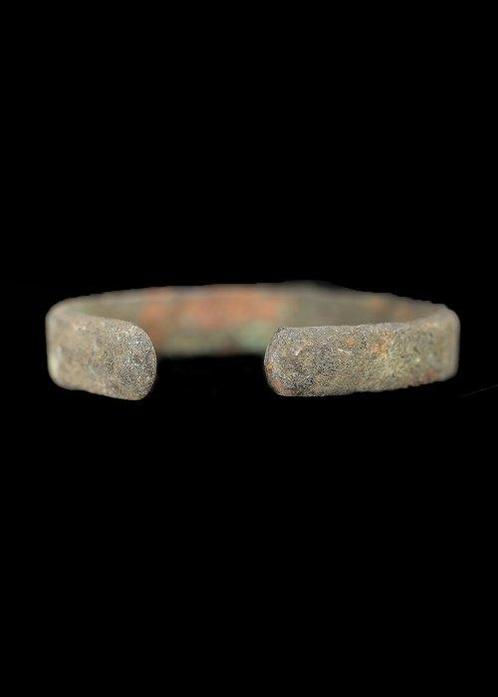 IJzertijd Brons Bangle (Zonder Minimumprijs), Antiek en Kunst, Antiek | Overige Antiek