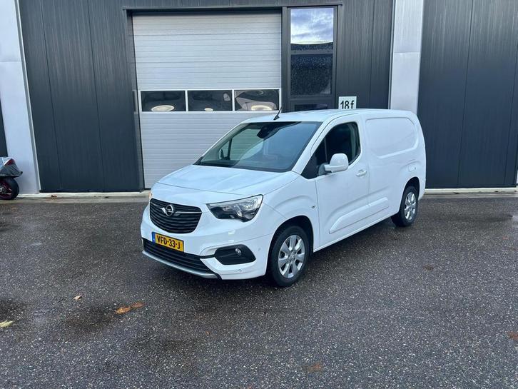 Opel Combo 1.2 Turbo L2H1 maxi 130 pk euro 6, Auto's, Bestelauto's, Dealer onderhouden, Lease, Blauw, Handgeschakeld, Wit, Financial lease