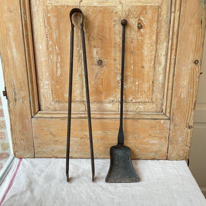 Openhaard accessoire (2) - Tangen en schep - antiek - IJzer, Antiek en Kunst, Curiosa en Brocante