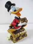 Donald Duck - Disney - beeld Dagobert Duck op geldkist (27