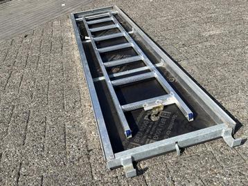 Ladderplatform 2,57 x 0,61 meter Scafom beschikbaar voor biedingen