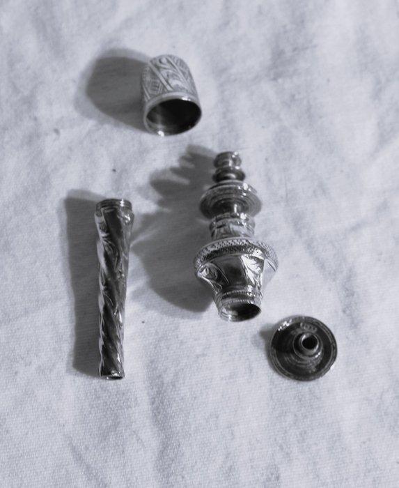 Naaiset - Compendium, Antiek en Kunst, Antiek | Goud en Zilver