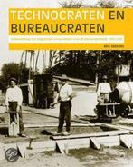 Technocraten en bureaucraten 9789028815377 E. Berkers, Gelezen, E. Berkers, E. Berkers, Verzenden